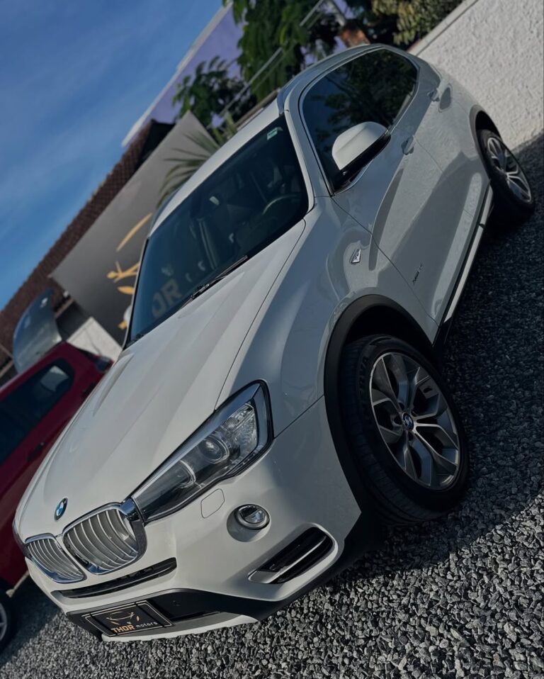 Bmw X3 Xdrive 20i 2017Teto panoramico Interior couro marromMultimídia navegaçaoAro 20”Revisoes na concessionária 131,900 (2)