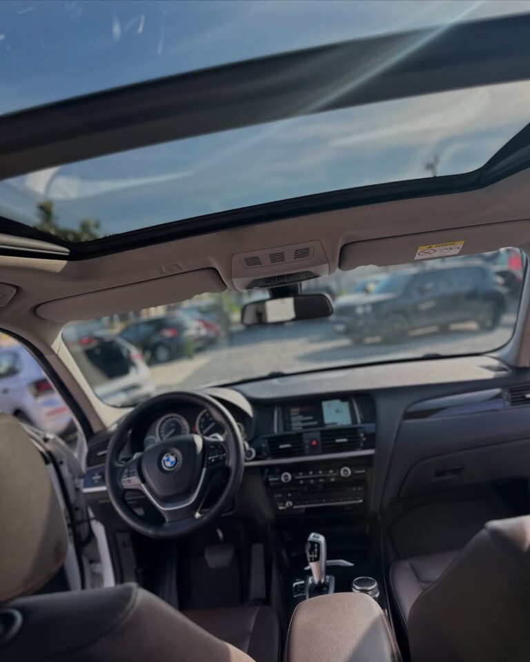 Bmw X3 Xdrive 20i 2017Teto panoramico Interior couro marromMultimídia navegaçaoAro 20”Revisoes na concessionária 131,900 (4)