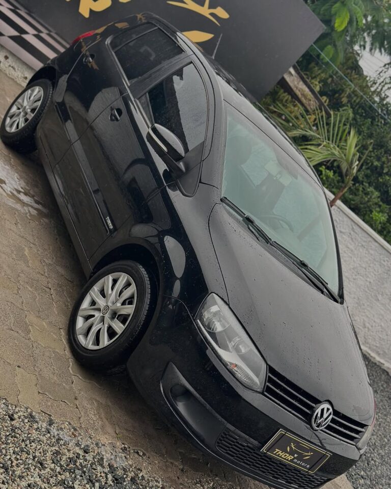 Disponível Volkswagen Fox 1.0 Mi Total flex Modelo frente g6 Ar condicionado Vidros elétricos Direção hidráulica Manual 5 marchas Retrovisor elétrico Setas nós retrovisores R$42.900
