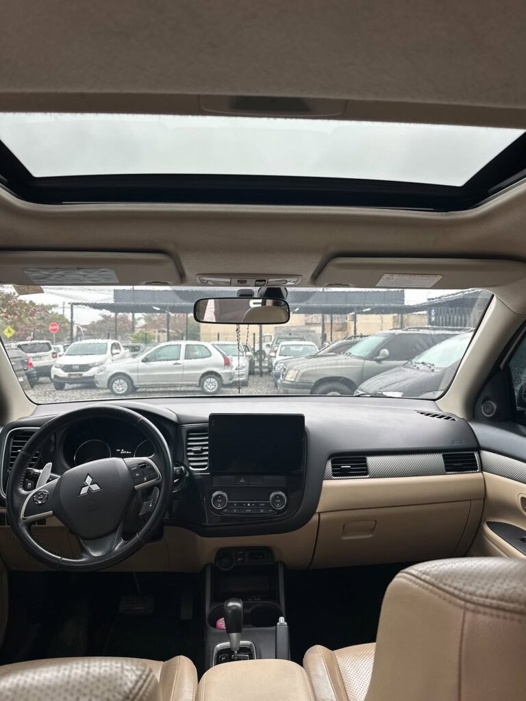 Dito pelo ChatGPT-🟢🟢 DISPONÍVEL 🟢🟢Mitsubishi Outlander 3.0 GT – 2014 – AWD AutomáticaFinanci (7)