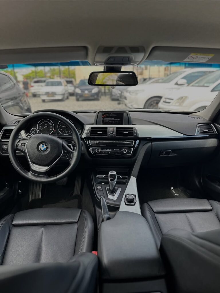 🟢🟢 DISPONÍVEL 🟢🟢BMW 320i Active Flex 2.0 Turbo – 2016Financiamos com entrada ou 100eitamo (6)