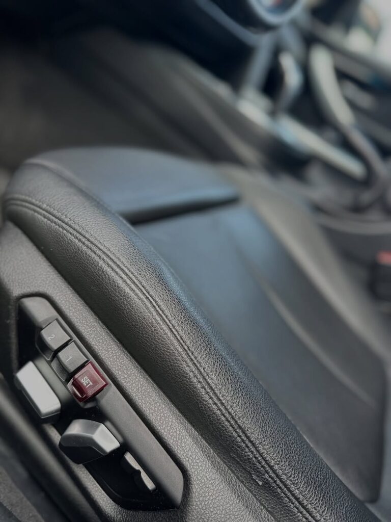 🟢🟢 DISPONÍVEL 🟢🟢BMW 320i Active Flex 2.0 Turbo – 2016Financiamos com entrada ou 100eitamo (8)