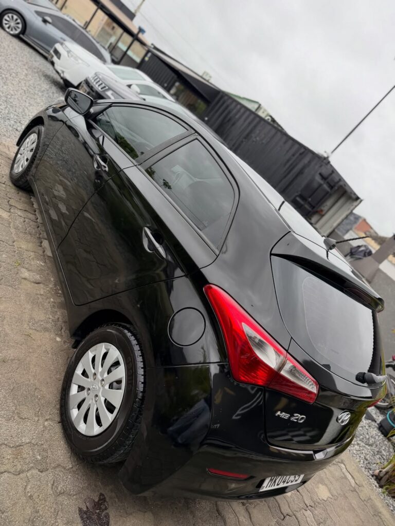 🟢🟢 DISPONÍVEL 🟢🟢🚗 Hyundai HB20 1.0 – 2014Financiamos com ou sem entradaAceitamos seu usado (3)