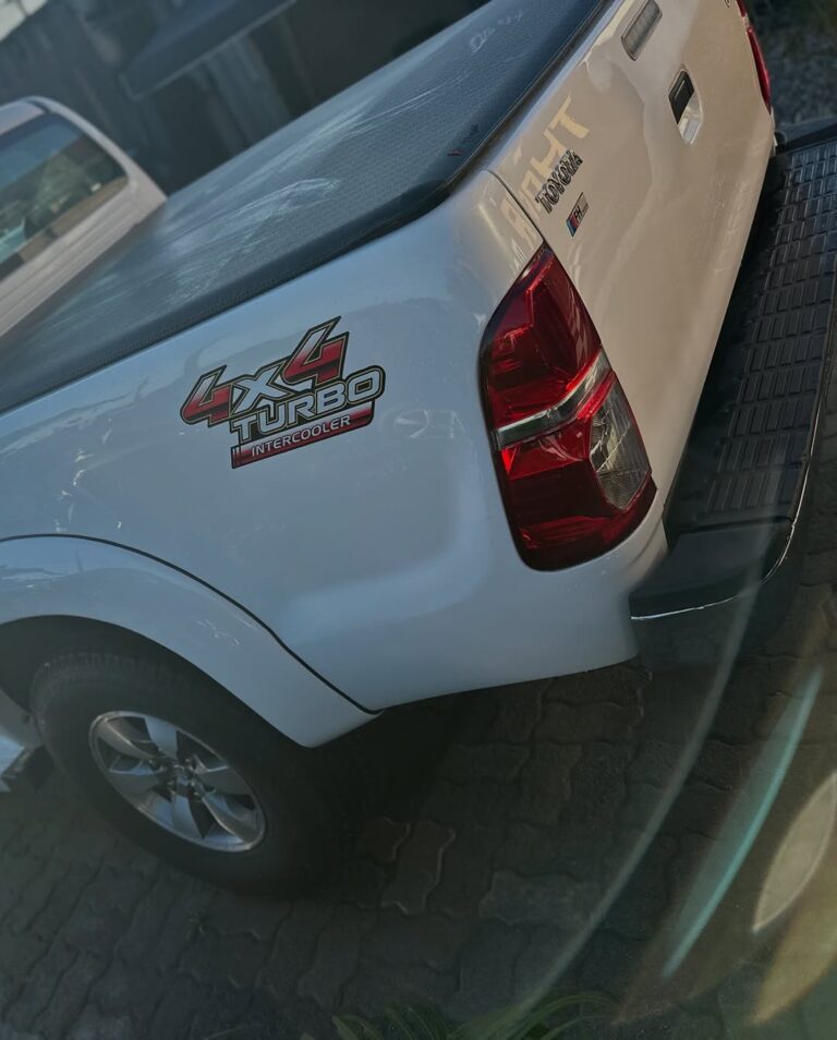 🟢🟢🟢 DISPONÍVEL 🟢🟢🟢🚙 Toyota Hilux 3.0 Turbo Diesel – 2015Financiamos com entrada ou sem en (18)