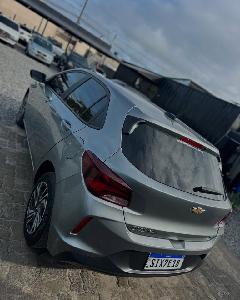 🟢🟢DISPONÍVEL🟢🟢Chevrolet Onix Hatch 1.0 - 2024Financiamos com entradaAceitamos seu usado na t (4)