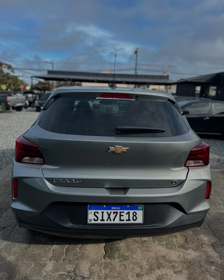 🟢🟢DISPONÍVEL🟢🟢Chevrolet Onix Hatch 1.0 - 2024Financiamos com entradaAceitamos seu usado na t (5)