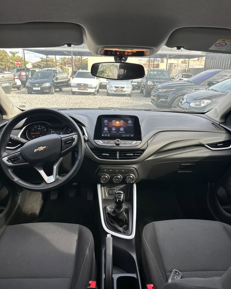 🟢🟢DISPONÍVEL🟢🟢Chevrolet Onix Hatch 1.0 - 2024Financiamos com entradaAceitamos seu usado na t (6)