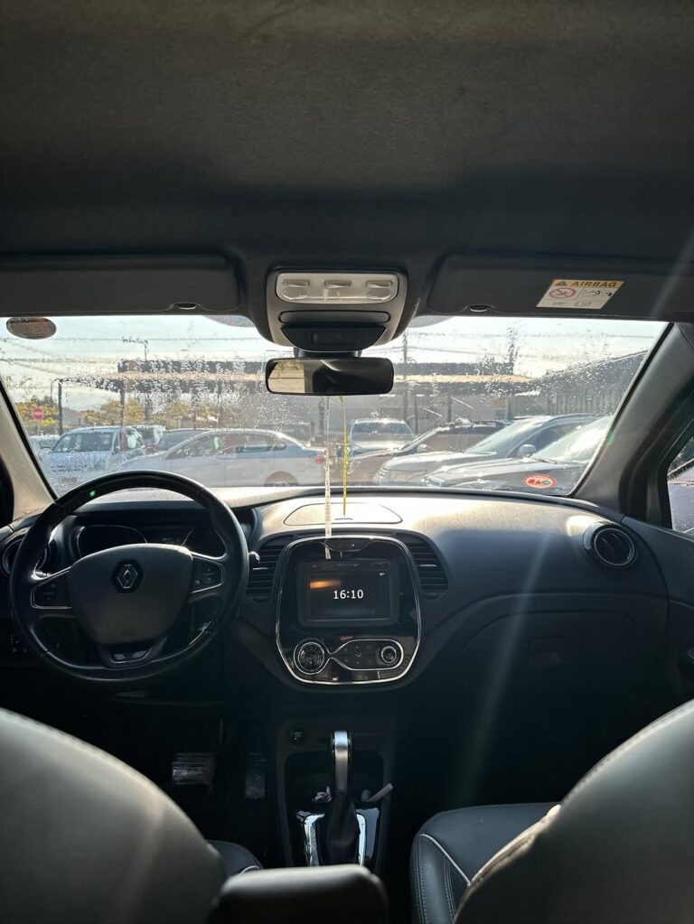 🟢🟢 DISPONÍVEL 🟢🟢Renault Captur Intense 2.0 – 2020Financiamos com entrada ou 100eitamos se (8)