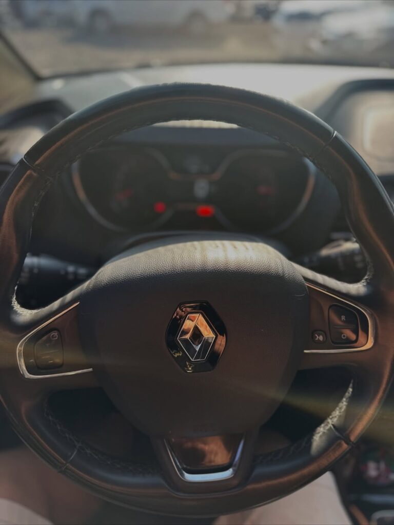 🟢🟢 DISPONÍVEL 🟢🟢Renault Captur Intense 2.0 – 2020Financiamos com entrada ou 100eitamos se (9)